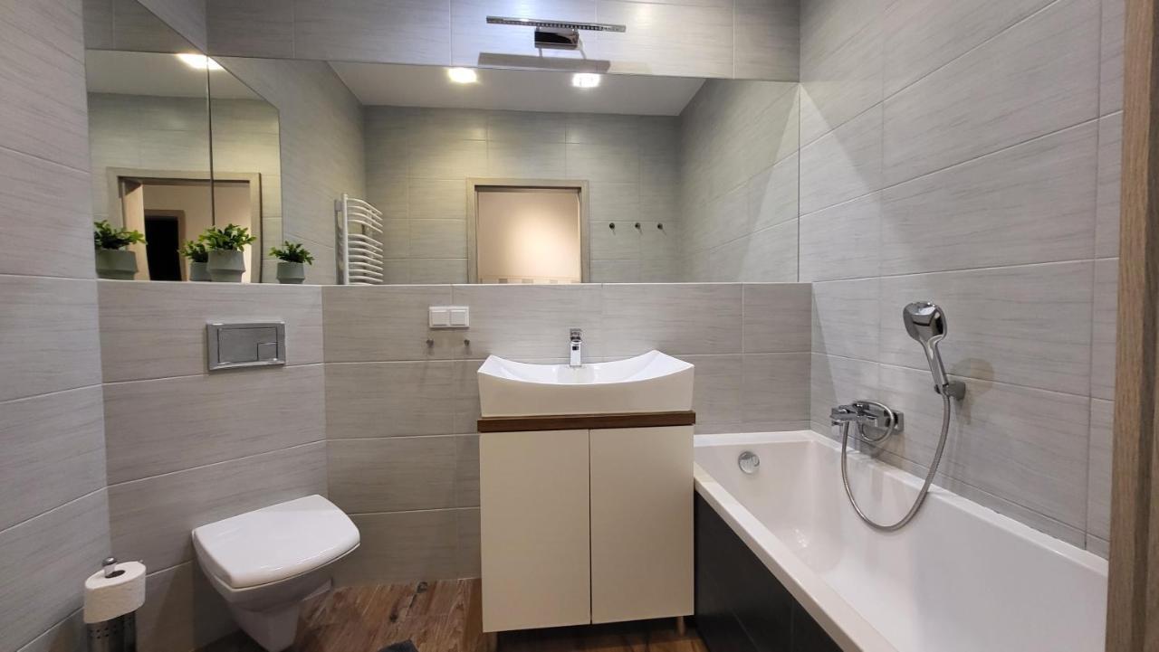 Apartament Czerwone Maki Krasków Exterior foto